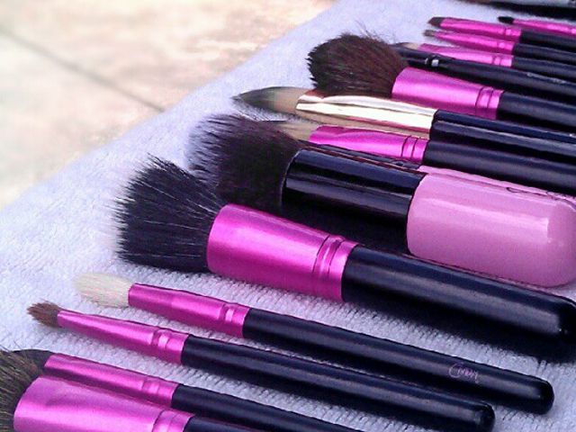 広がる個性と創造力オリジナルTシャツが生み出す現代ファッションの新潮流