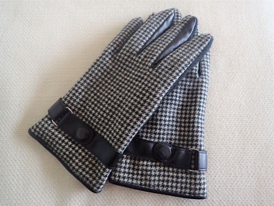 オリジナルTシャツが切り拓く自己表現とデジタル時代の新たなファッション革命